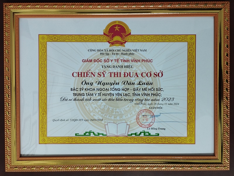 Giấy khen Bác sĩ Luân 1